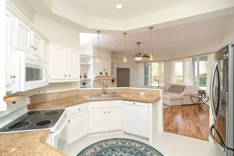 Kitchen - 526 Lakeway Dr, Saint Augustine, FL 32080 photo 1 of 3