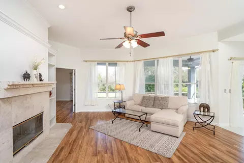 Living - 526 Lakeway Dr, Saint Augustine, FL 32080 photo 4 of 5