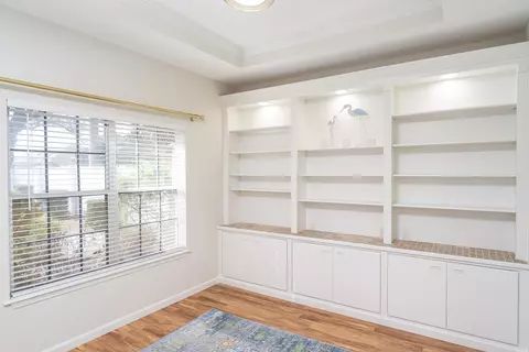 Living - 526 Lakeway Dr, Saint Augustine, FL 32080 photo 5 of 5