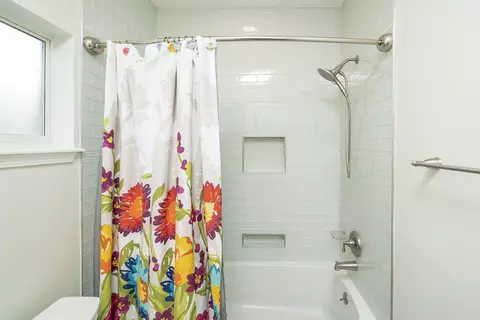 Bath - 526 Lakeway Dr, Saint Augustine, FL 32080 photo 6 of 6