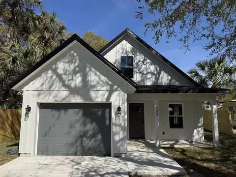 Exterior - 240 Herbert St, Saint Augustine, FL 32084 photo 2 of 5