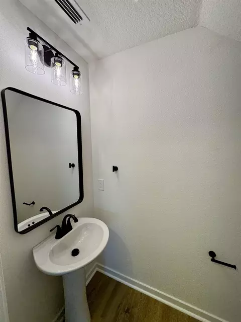 Bath - 240 Herbert St, Saint Augustine, FL 32084 photo 4 of 4
