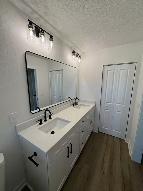 Bath - 240 Herbert St, Saint Augustine, FL 32084 photo 2 of 4