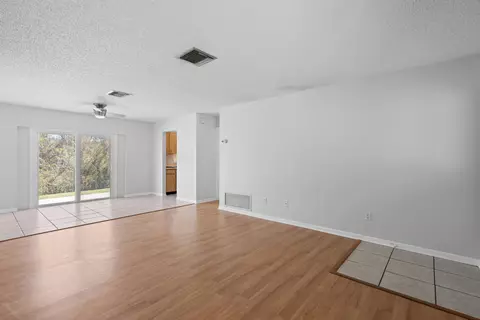Living - 422 Nervia Ct, Saint Augustine, FL 32086 photo 3 of 5