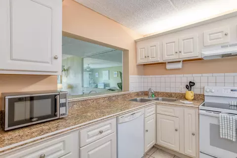 Kitchen - 8550 A1a S #222, Saint Augustine, FL 32080 photo 3 of 3