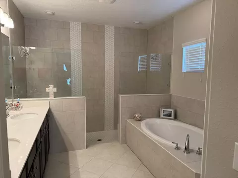 Bath - 748 Viscaya Blvd, Saint Augustine, FL 32086 photo 2 of 5