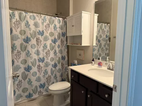 Bath - 748 Viscaya Blvd, Saint Augustine, FL 32086 photo 5 of 5