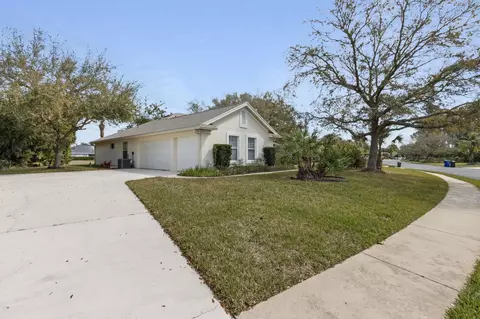 Exterior - 1055 Cedar Cove Dr, Saint Augustine, FL 32086 photo 5 of 20