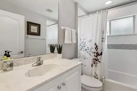 Bath - 1055 Cedar Cove Dr, Saint Augustine, FL 32086 photo 3 of 3