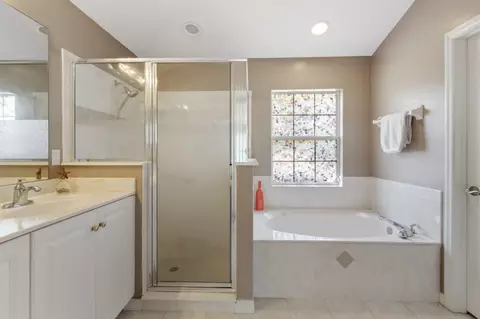 Bath - 1055 Cedar Cove Dr, Saint Augustine, FL 32086 photo 2 of 3