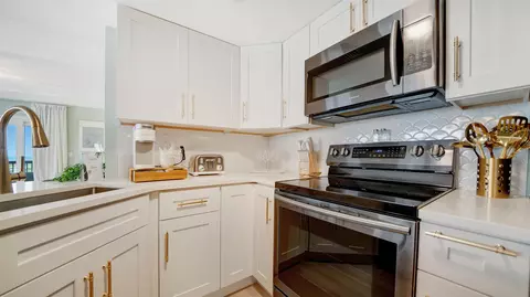 Kitchen - 9 Bermuda Run Way, Saint Augustine, FL 32080 photo 4 of 6
