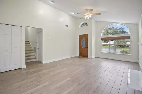 303 D St, Saint Augustine, FL 32080 photo 6