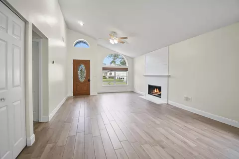 303 D St, Saint Augustine, FL 32080 photo 8