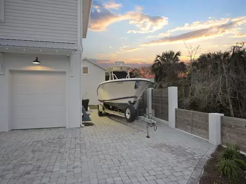 Exterior - 4021 Myrtle St, Saint Augustine, FL 32084 photo 15 of 18