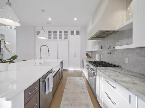 Kitchen - 4021 Myrtle St, Saint Augustine, FL 32084 photo 3 of 7