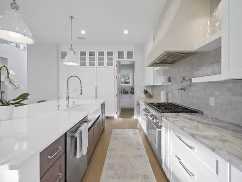 Kitchen - 4021 Myrtle St, Saint Augustine, FL 32084 photo 4 of 7