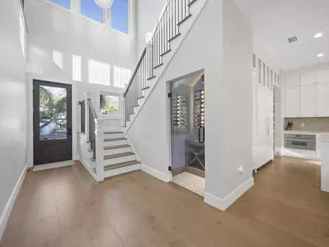 Entry Way - 4021 Myrtle St, Saint Augustine, FL 32084 photo 2 of 4