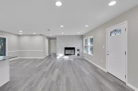 Living - 855 S Holmes Blvd, Saint Augustine, FL 32084 photo 5 of 11