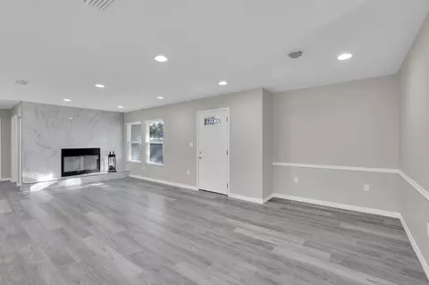 Living - 855 S Holmes Blvd, Saint Augustine, FL 32084 photo 6 of 11