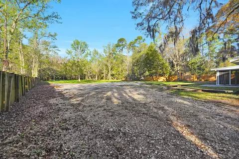 Exterior - 855 S Holmes Blvd, Saint Augustine, FL 32084 photo 10 of 13