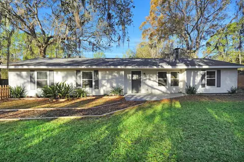 Exterior - 855 S Holmes Blvd, Saint Augustine, FL 32084 photo 1 of 13
