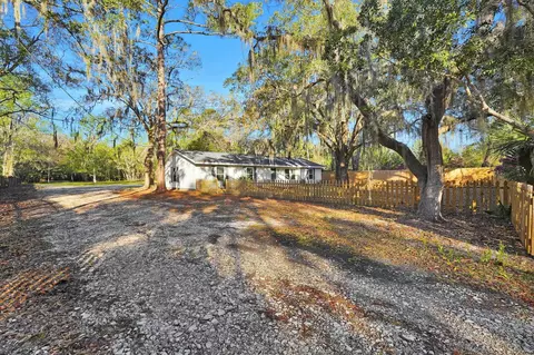 Exterior - 855 S Holmes Blvd, Saint Augustine, FL 32084 photo 2 of 13