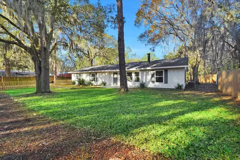 Exterior - 855 S Holmes Blvd, Saint Augustine, FL 32084 photo 4 of 13