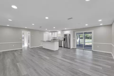 Living - 855 S Holmes Blvd, Saint Augustine, FL 32084 photo 7 of 11