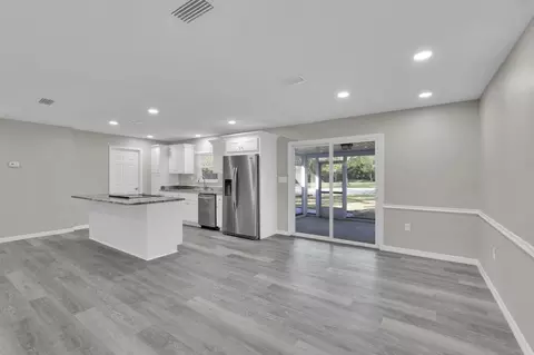 Living - 855 S Holmes Blvd, Saint Augustine, FL 32084 photo 10 of 11
