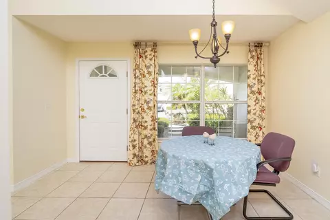 Entry Way - 209 Lions Gate Dr, Saint Augustine, FL 32080 photo 2 of 7