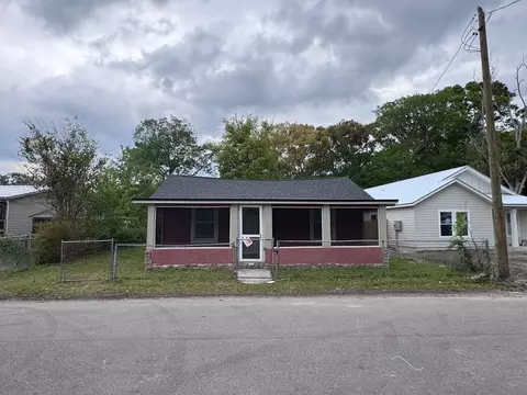 Exterior - 748 W 5th St, Saint Augustine, FL 32084 photo 1 of 2