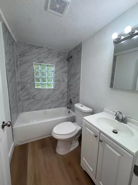 Bath - 748 W 5th St, Saint Augustine, FL 32084 photo 3 of 3