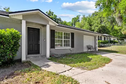 2005 Saint Johns Ave, Palatka, FL 32177