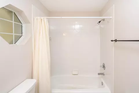 Bath - 112 Hercules Rd, Saint Augustine, FL 32086 photo 5 of 5