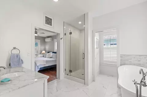 Bath - 75 Osceola St, Saint Augustine, FL 32084 photo 4 of 8