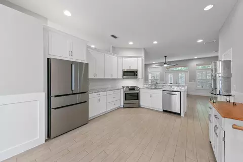 Kitchen - 1468 Barrington Cir, Saint Augustine, FL 32092 photo 1 of 2