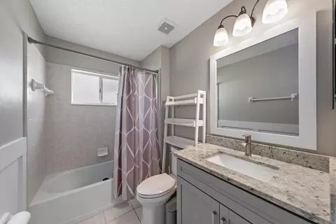 Bath - 1468 Barrington Cir, Saint Augustine, FL 32092 photo 4 of 4