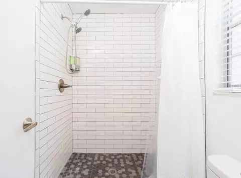 Bath - 39 Sea Park Dr, Saint Augustine, FL 32080 photo 2 of 4