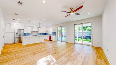 Living - 410 D St, Saint Augustine, FL 32080 photo 2 of 5