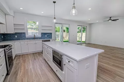 Kitchen - 410 D St, Saint Augustine, FL 32080 photo 2 of 5