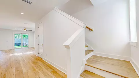 Entry Way - 410 D St, Saint Augustine, FL 32080 photo 1 of 4
