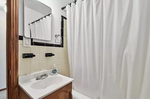 Bath - 1300 Francis St, Saint Augustine, FL 32084 photo 4 of 4