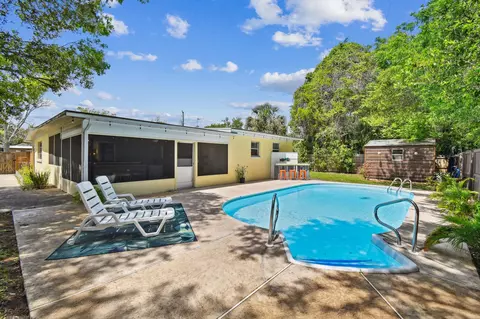 Exterior - 1300 Francis St, Saint Augustine, FL 32084 photo 15 of 18