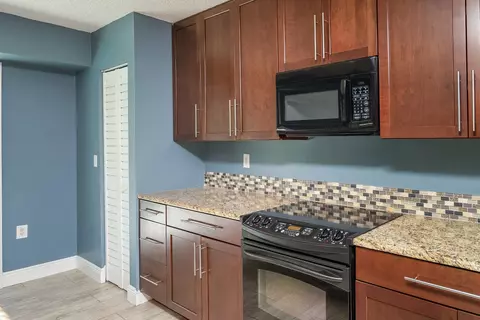 Kitchen - 303 Sea Fox Rd, Saint Augustine, FL 32086 photo 4 of 5