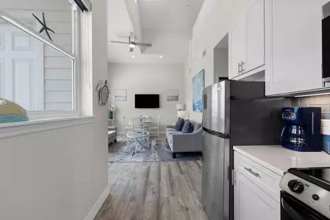 Entry Way - 12 13th St, Saint Augustine Beach, FL 32080 photo 5 of 5