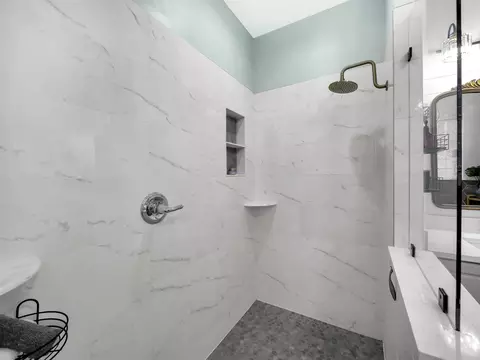 Bath - 245 Fiddlers Point Dr, Saint Augustine, FL 32080 photo 3 of 6