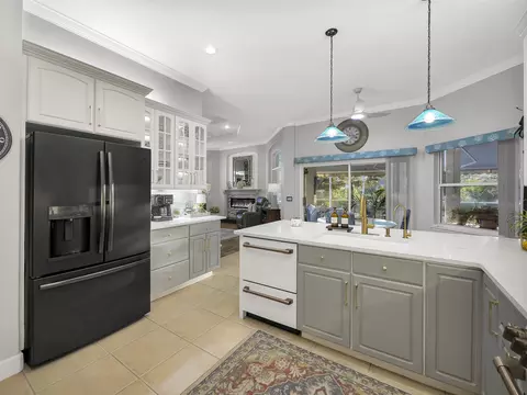 Kitchen - 245 Fiddlers Point Dr, Saint Augustine, FL 32080 photo 4 of 4