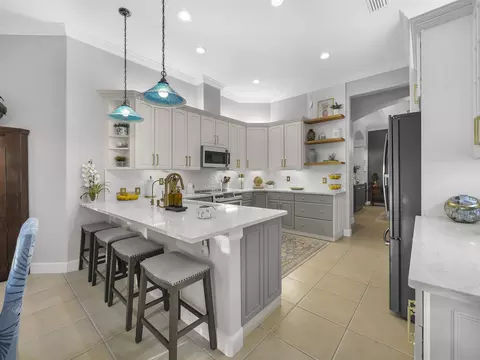 Kitchen - 245 Fiddlers Point Dr, Saint Augustine, FL 32080 photo 3 of 4
