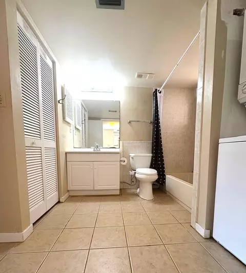 Bath - 4250 A1a S UNIT C-11, Saint Augustine, FL 32080 photo 1 of 3