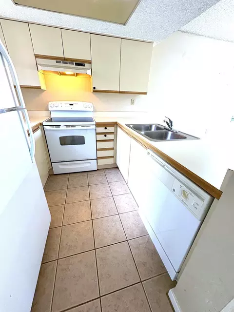 Kitchen - 4250 A1a S UNIT C-11, Saint Augustine, FL 32080 photo 1 of 2